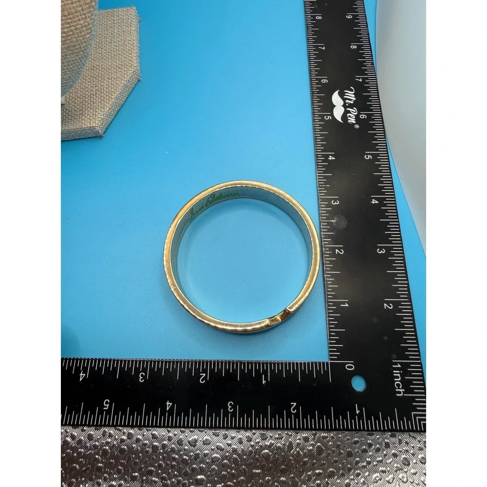 Sam Edelman Cream Enamel Gold Tone V Notch‎ Bangle Bracelet Stackable Accessory